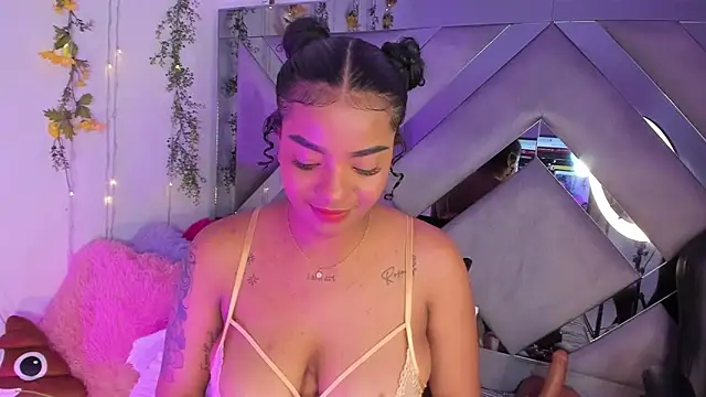 Iris hott1 online show from 8, 3, 2025