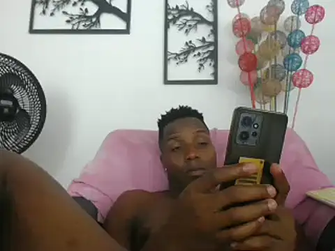 bigcock latin1 online show from 25, 2, 2025