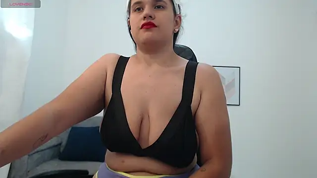 natalia curvy1 online show from 5, 11, 2025