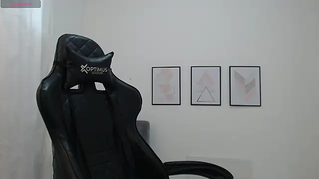 natalia curvy1 online show from 11, 11, 2025