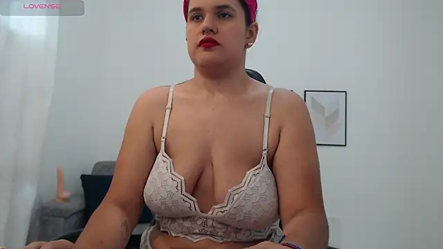 natalia curvy1 online show from 23, 10, 2025