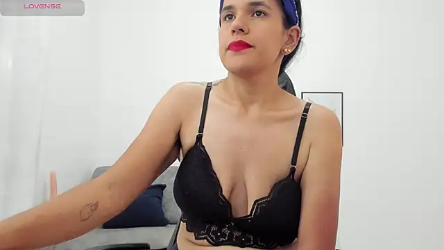 Snapshot of natalia_curvy1 chatting on 5, 6, 2026 natalia curvy1 online show from 5, 6, 2026