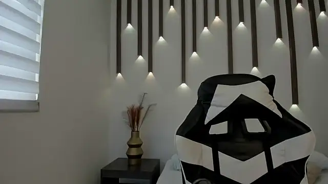 Snapshot of megan_cooper28 chatting on 13, 11, 2025 megan cooper28 online show from 13, 11, 2025