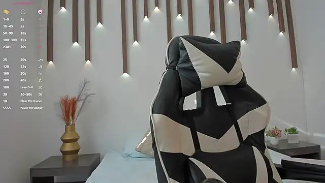 Snapshot of megan_cooper28 chatting on 8, 11, 2025 megan cooper28 online show from 8, 11, 2025