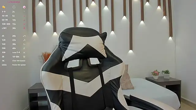 Snapshot of megan_cooper28 chatting on 5, 11, 2025 megan cooper28 online show from 5, 11, 2025