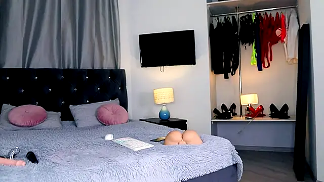 InvitingTina online show from 8, 1, 2026