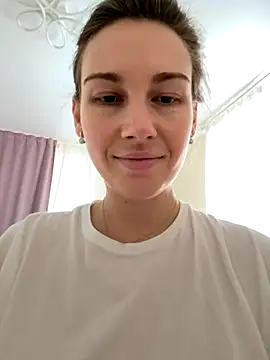 JasminJames online show from 7, 11, 2025