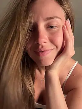 JasminJames online show from 7, 10, 2025