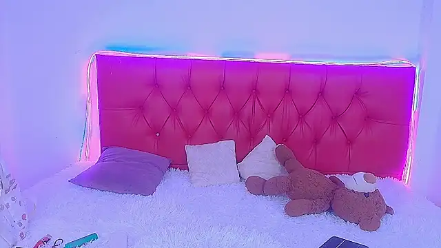 Little Cuttie  online show from 22, 2, 2025