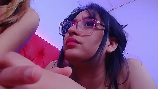 Little Cuttie  online show from 21, 2, 2025