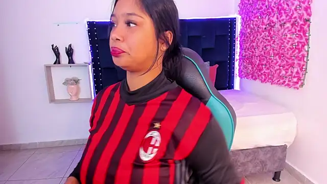 Snapshot of SaraApril_1 chatting on 23, 10, 2025 SaraApril 1 online show from 23, 10, 2025