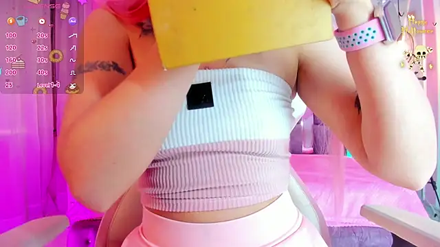 Snapshot of Candy_morgan412 chatting on 13, 11, 2025 Candy morgan412 online show from 13, 11, 2025