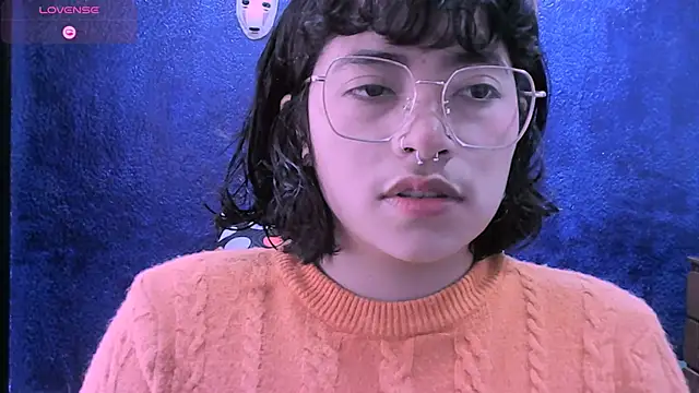 NinaYellow online show from 3, 12, 2025