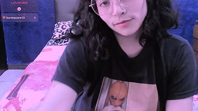 Snapshot of NinaYellow chatting on 22, 10, 2025 NinaYellow online show from 22, 10, 2025