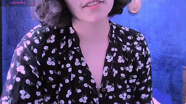 Snapshot of NinaYellow chatting on 17, 1, 2025 NinaYellow online show from 17, 1, 2025
