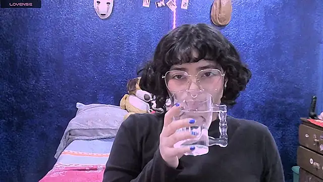 NinaYellow online show from 3, 2, 2026