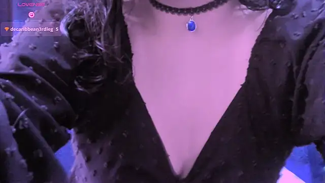 Snapshot of NinaYellow chatting on 4, 10, 2025 NinaYellow online show from 4, 10, 2025