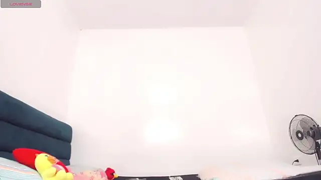 Amanda Cax online show from 17, 4, 2026