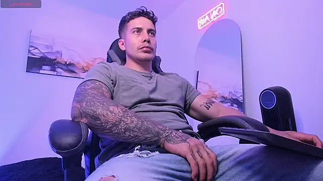 Snapshot of LucianSinclair chatting on 28, 12, 2024 LucianSinclair online show from 28, 12, 2024