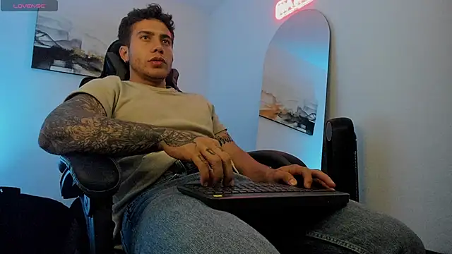 Snapshot of LucianSinclair chatting on 16, 1, 2025 LucianSinclair online show from 16, 1, 2025