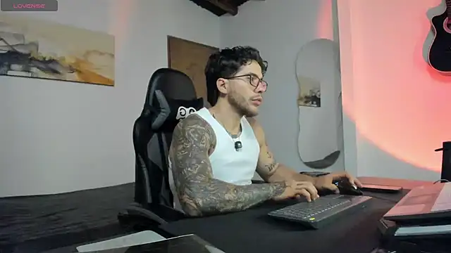 Snapshot of LucianSinclair chatting on 9, 8, 2026 LucianSinclair online show from 9, 8, 2026
