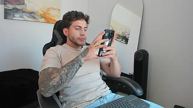 Snapshot of LucianSinclair chatting on 1, 12, 2024 LucianSinclair online show from 1, 12, 2024