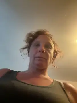 Snapshot of Everlyrose27 chatting on 10, 6, 2026 Everlyrose27 online show from 10, 6, 2026