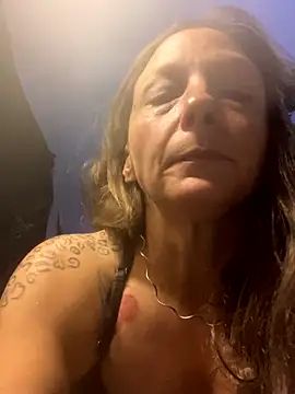 Everlyrose27 online show from 5, 12, 2024