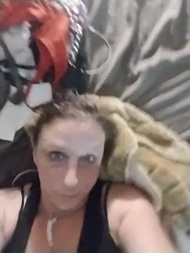Snapshot of Everlyrose27 chatting on 4, 3, 2026 Everlyrose27 online show from 4, 3, 2026