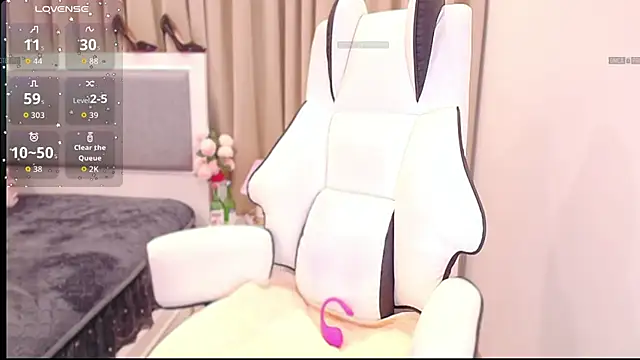 PimChanOK online show from 6, 11, 2025