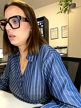 Hii Lolla online show from 26, 11, 2025