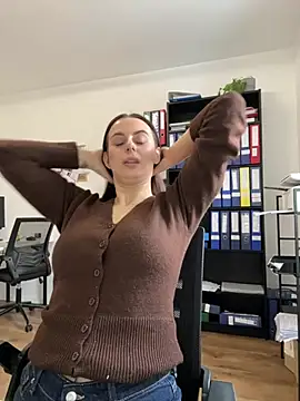 Hii Lolla online show from 5, 2, 2026