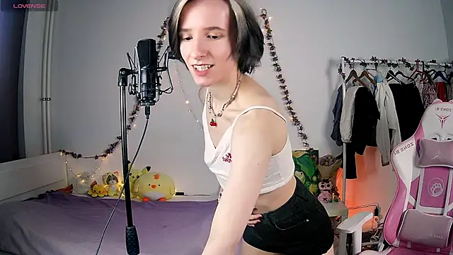 Snapshot of Violet_Veliya chatting on 7, 3, 2025 Violet Veliya online show from 7, 3, 2025