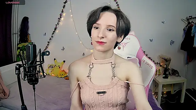 Snapshot of Violet_Veliya chatting on 4, 12, 2024 Violet Veliya online show from 4, 12, 2024