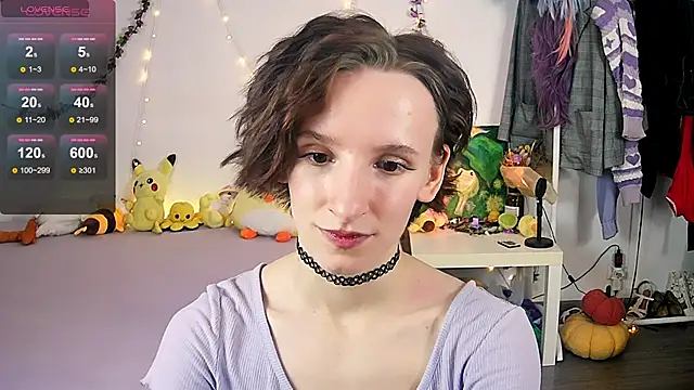 Snapshot of Violet_Veliya chatting on 8, 10, 2025 Violet Veliya online show from 8, 10, 2025