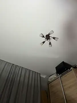 -SweetDi- online show from 5, 4, 2026