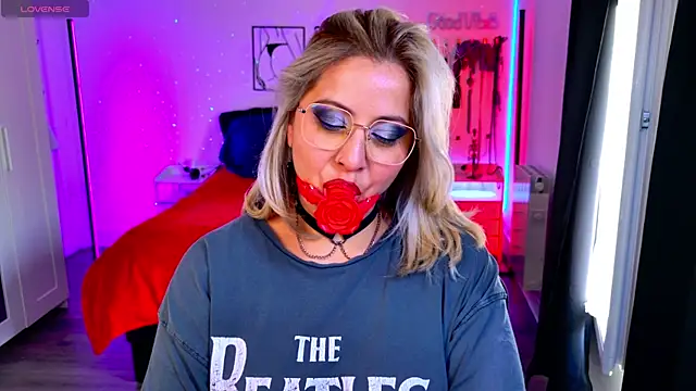 blackwidow s1 online show from 18, 4, 2026