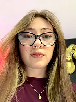 Snapshot of Sofii_gold chatting on 3, 10, 2025 Sofii gold online show from 3, 10, 2025