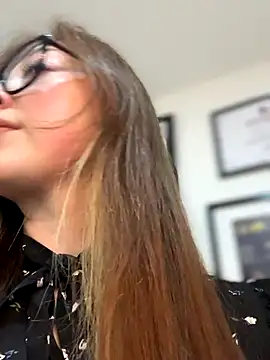 Snapshot of Sofii_gold chatting on 27, 9, 2025 Sofii gold online show from 27, 9, 2025