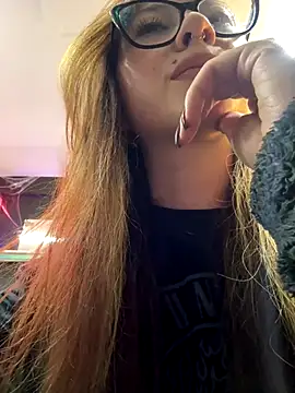 Snapshot of Sofii_gold chatting on 18, 10, 2025 Sofii gold online show from 18, 10, 2025