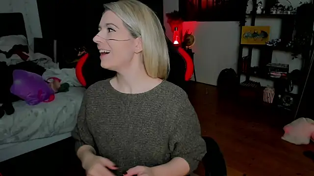 Lisaonthemoon online show from 3, 2, 2026