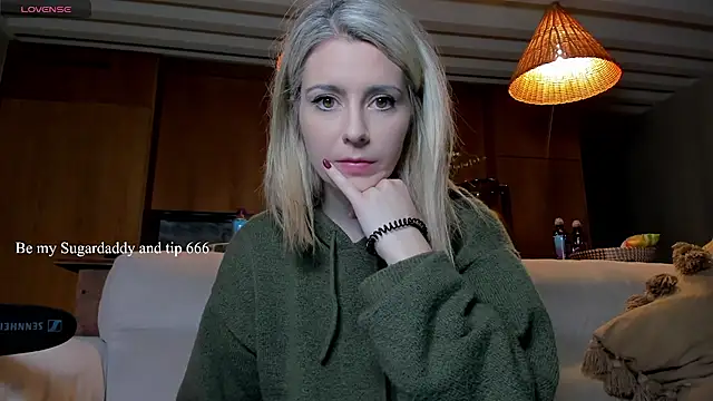 Lisaonthemoon online show from 12, 11, 2025