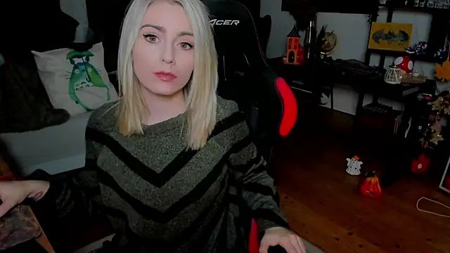 Lisaonthemoon online show from 22, 10, 2025