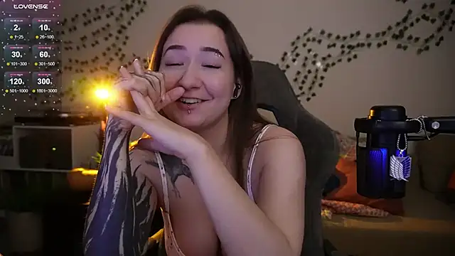 Megan  Hart online show from 7, 11, 2025