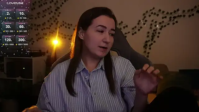 Megan  Hart online show from 15, 11, 2025