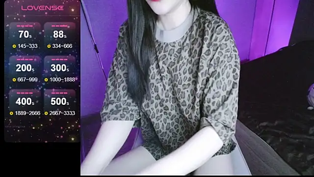  Viviann  online show from 11, 3, 2025