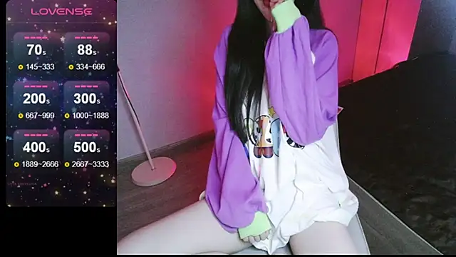  Viviann  online show from 5, 3, 2025