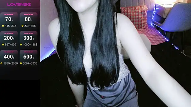  Viviann  online show from 18, 10, 2025