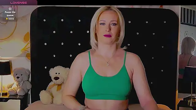 OliviaShaw23 online show from 11, 1, 2026