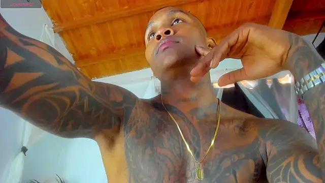 Snapshot of esteveen_ortegas_ chatting on 12, 11, 2025 esteveen ortegas online show from 12, 11, 2025